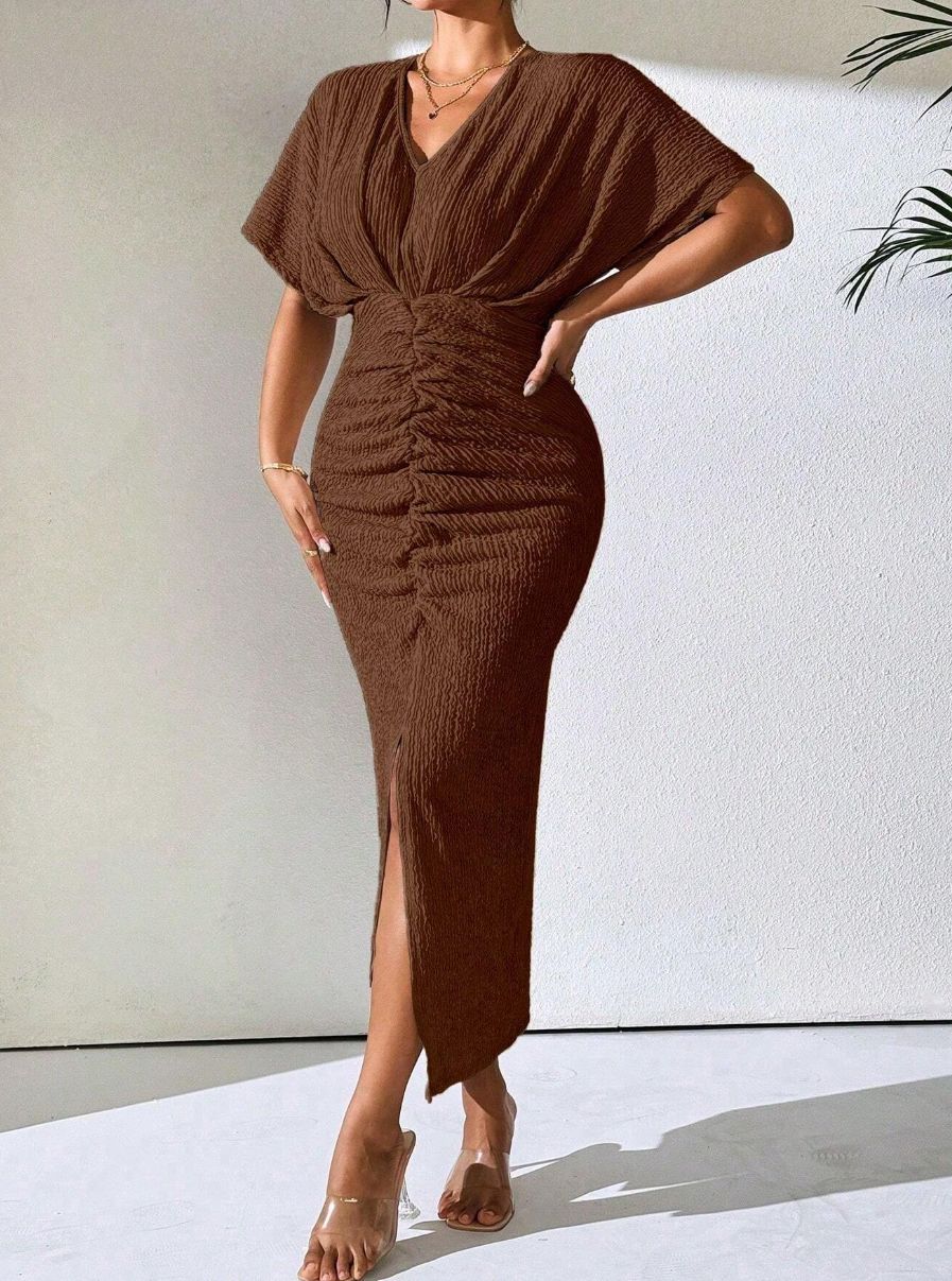 Chic Solid Color Pleated Polyester V-Neck Short Sleeve Midi Dress