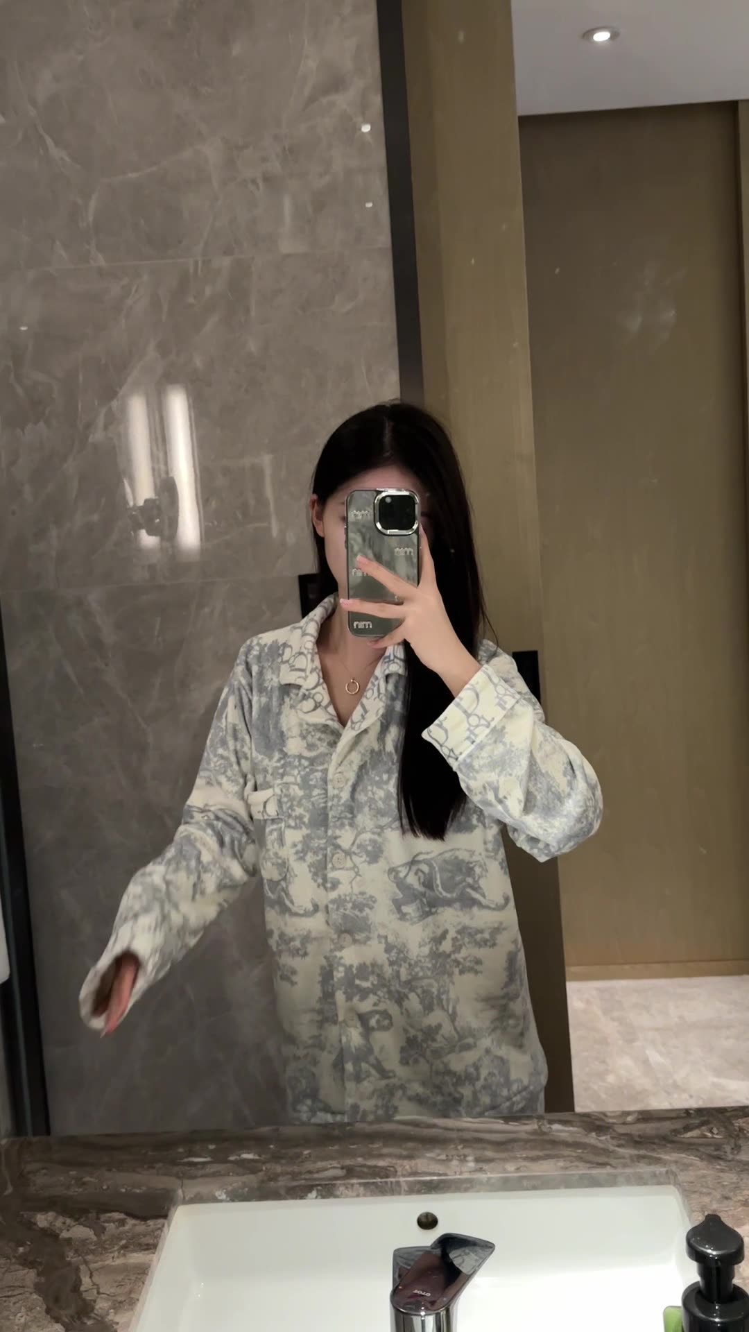 Luxury Island Velvet Co Ord Set – Lapel Cardigan & Pants (Pajama-Style)