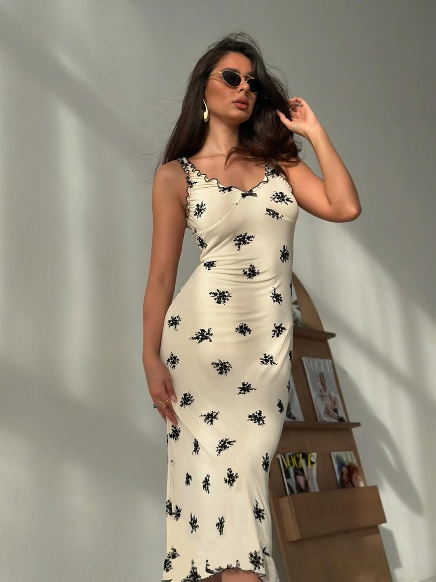 French Apricot Bow V-Neck Slim Fit Suspender Dress