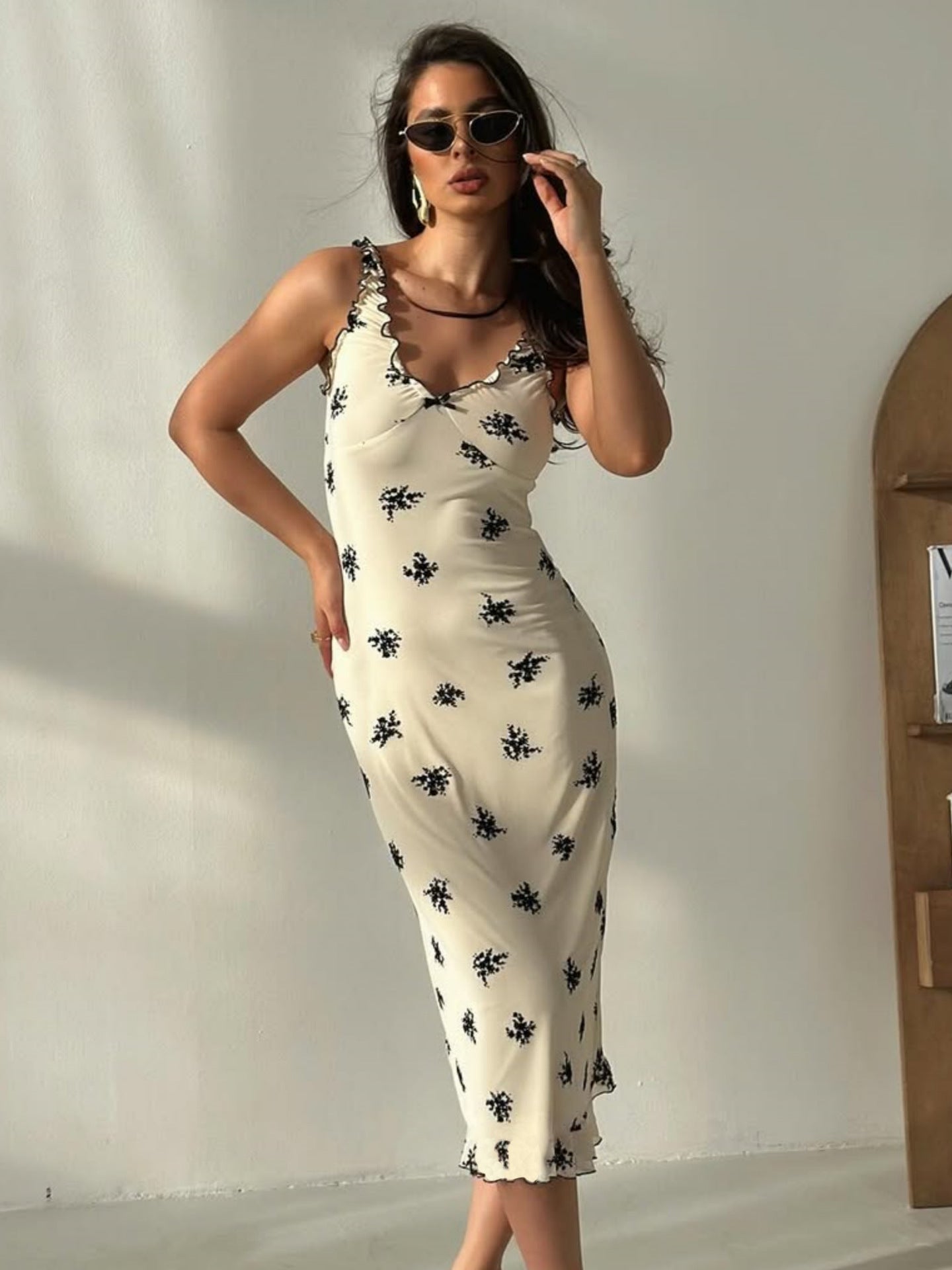 French Apricot Bow V-Neck Slim Fit Suspender Dress